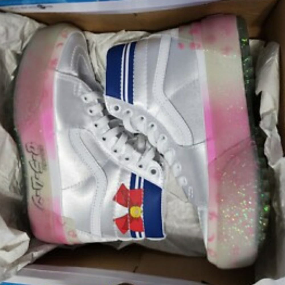 Vans Sailor Moon Sk8-Hi Sneakers - Picture 3 of 4